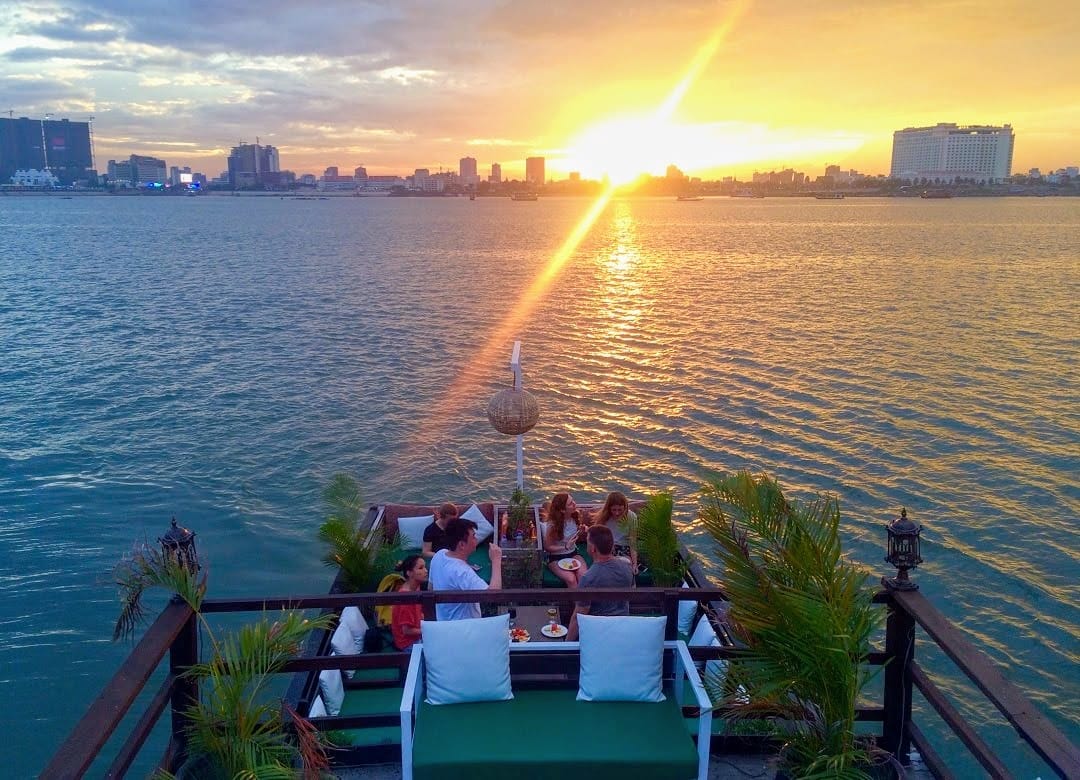 1123-0518_sunset-river-cruise-phnom-penh-vietnam-pelago0