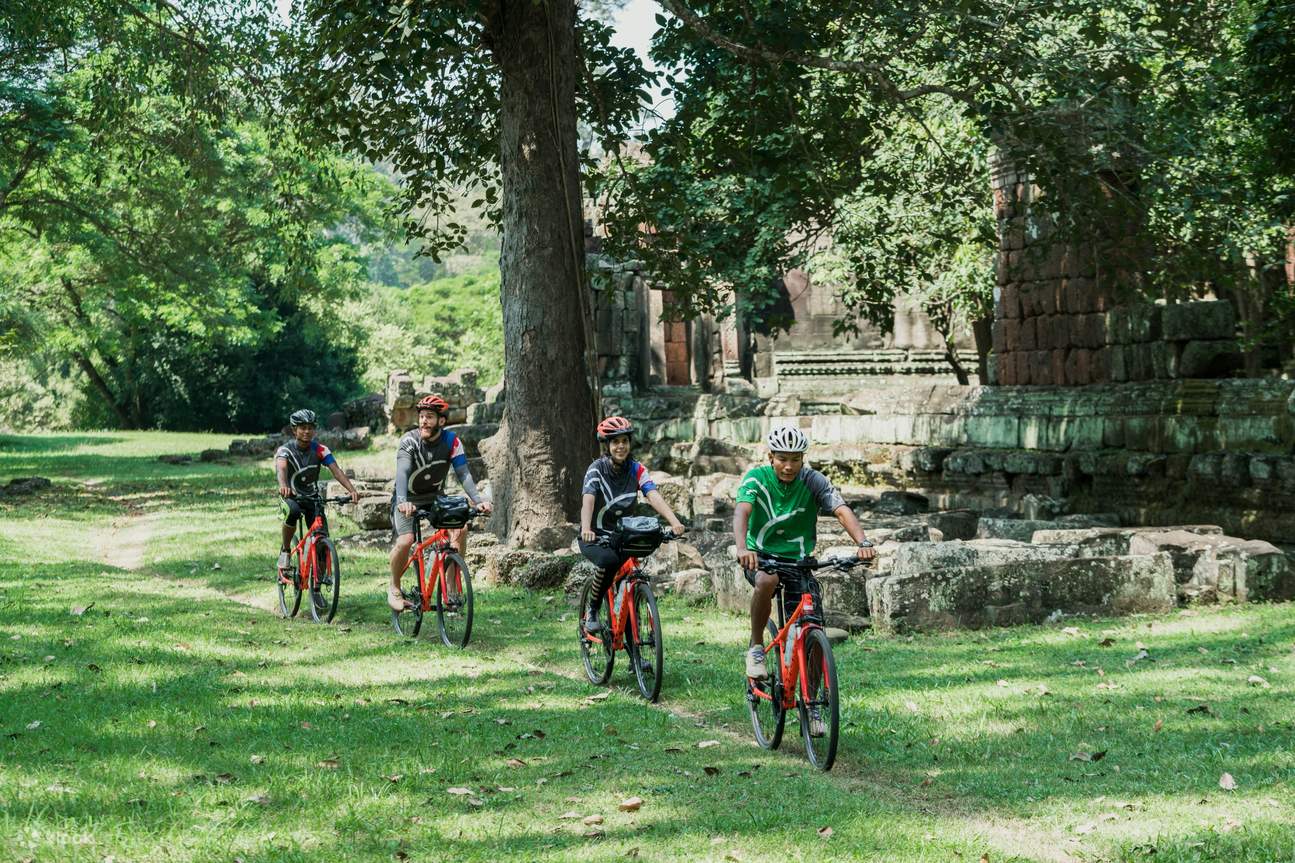 AngkorSunriseDiscoveryBikeTour(BreakfastLunchincluded)